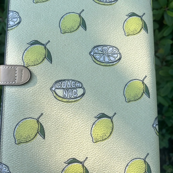 Coach Notebook with Lemon Prinr-CAO42 - Picture 3 of 8